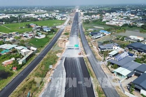 Mô hình phát triển cho kỷ nguyên mới - Bài 2: Đổi mới không thể đi bằng 'đường cũ'