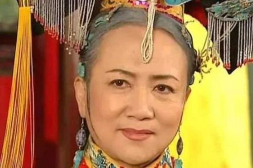 Người quyền lực nhất Hoàn Châu Cách Cách