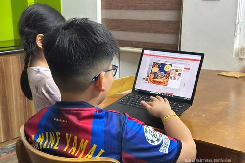 Thị trường đồ chơi trung thu sôi động trên “chợ mạng”