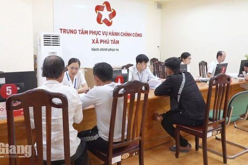 Phú Tân lấy sự hài lòng của người dân làm thước đo