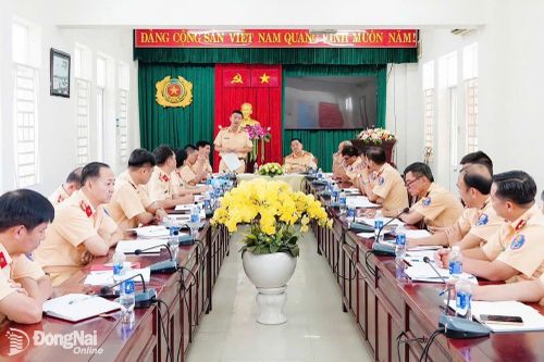 Cục Cảnh sát giao thông trao đổi giải pháp kéo giảm tai nạn giao thông tại Đồng Nai