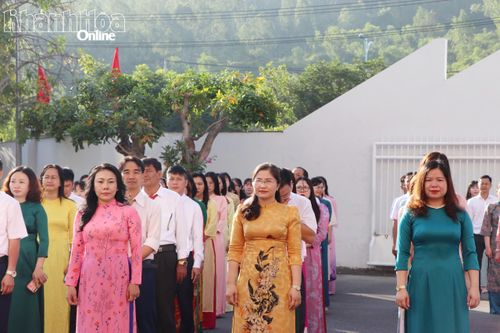 Trường Chính trị tỉnh Khánh Hòa tổ chức lễ chào cờ và sinh hoạt chính trị tháng 9