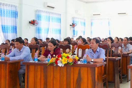 Bồi dưỡng nhận thức về Đảng cho 87 quần chúng ưu tú các xã khu vực Diên Khánh