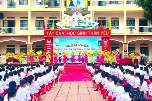 Gần 2.400 học sinh Trường Tiểu học Nam Cường được trang bị kỹ năng an toàn giao thông