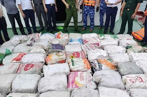 Dùng tàu cá vận chuyển hơn 1,1 tấn ma túy trị giá 800 tỉ đồng