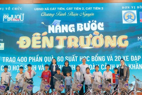 Khuyến học đồng hành với học sinh nghèo đến trường