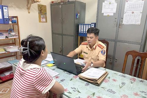 Xử phạt tài xế vượt xe theo phản ánh của người dân trên ứng dụng VNeTraffic