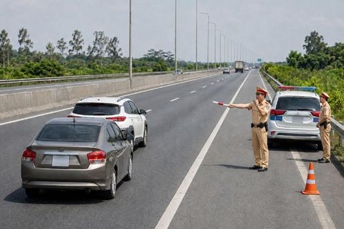 Lái xe trên cao tốc: Những kỹ năng không thể chủ quan