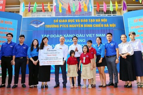 Petrolimex trao tặng “Phòng học thông minh”, thắp sáng hành trình tri thức tại Trường PTCS Nguyễn Đình Chiểu