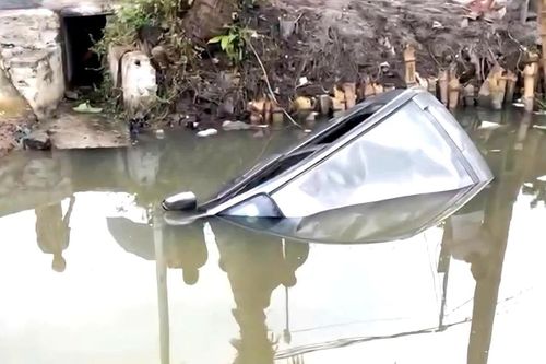 Điều tra vụ ô tô lao xuống mương nước khiến 5 người thương vong ở Hải Phòng