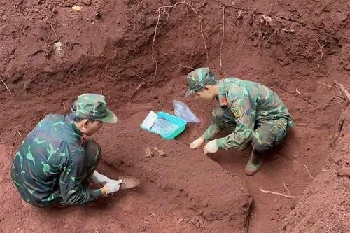 Tìm thấy 6 hài cốt liệt sĩ tại khu vực sân bay Lộc Ninh cũ