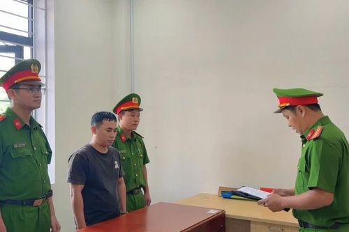Bắt kẻ có nhiều tiền án mang dao rọc giấy đi hành hung... 'tình địch'