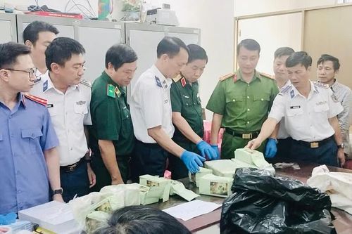 Bắt gọn 1,16 tấn Ketamine trị giá 800 tỷ đồng ngụy trang trên tàu cá