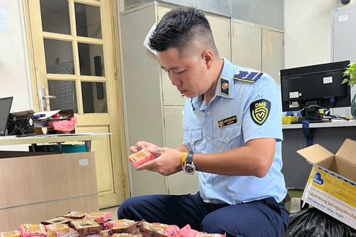 Hà Nội thu giữ hơn 2.100 bánh Trung thu nhập lậu