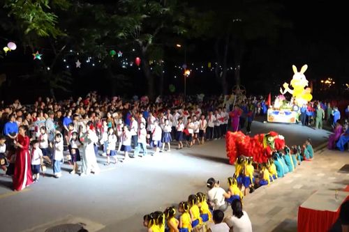 Rộn ràng hội thi mô hình đèn Trung thu Sơn Tây - Xứ Đoài 2026