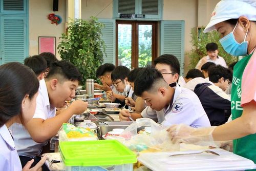 Nhiều trường Thành phố Hồ Chí Minh chưa tổ chức bán trú đầu năm học