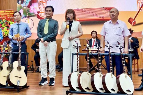 Trường công lập đầu tiên tại Thành phố Hồ Chí Minh đưa đờn ca tài tử vào giảng dạy miễn phí