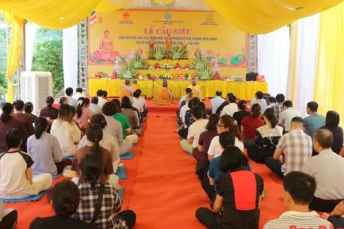 Phường Tân Giang tổ chức Lễ cầu siêu các phần mộ thuộc phạm vi giải phóng mặt bằng Dự án mỏ sắt Nà Rụa