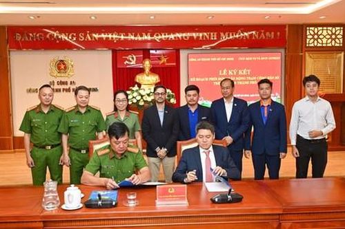 Công an TP.Hồ Chí Minh: Tăng tốc nhân rộng mô hình 'Trạm Công dân số'