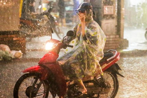 Hai kịch bản mưa lớn sắp xảy ra ở miền Trung