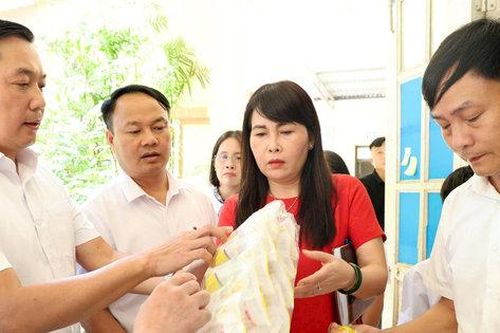 Xuân Mai kiểm tra công tác tổ chức bán trú ngay từ đầu năm học mới