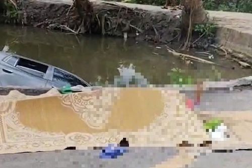 Ô tô lao xuống mương nước, hai vợ chồng tử vong, 3 người thoát nạn