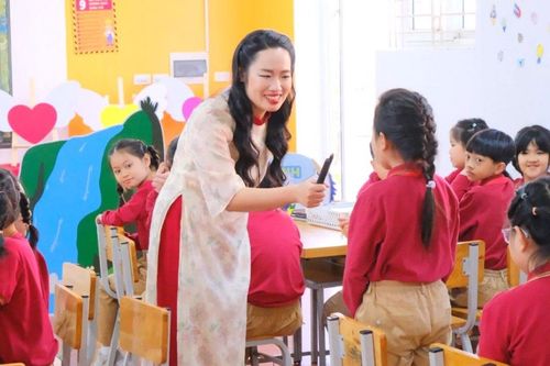 Cắt giảm cuộc thi, sổ sách không cần thiết để giáo viên tập trung chuyên môn
