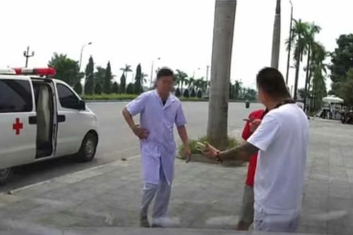 Vụ vận chuyển người bệnh nặng từ bệnh viện về nhà được xác minh thế nào?