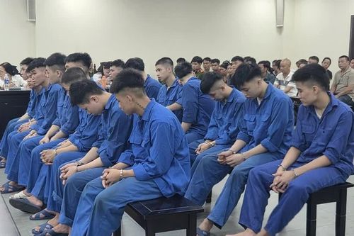 Nhóm 'báo thủ' mới lớn lĩnh án tù vì thói ngông cuồng