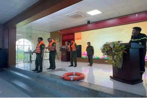 Huấn luyện nghiệp vụ PCCC và CNCH cho lực lượng tham gia bảo vệ an ninh, trật tự ở cơ sở