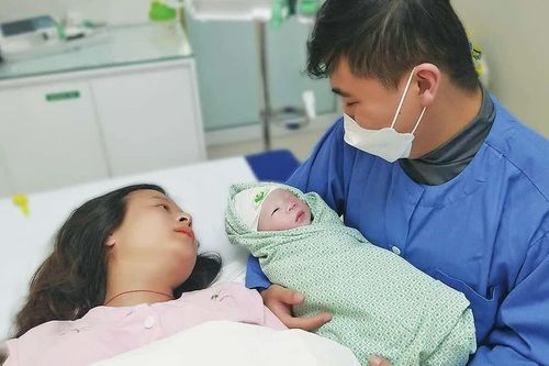 Hà Nội: Đề xuất hỗ trợ 4 triệu đồng với phụ nữ sinh đủ hai con trước 35 tuổi