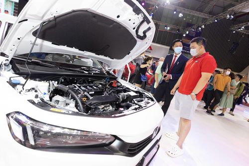 Lý do ưu đãi cả trăm triệu đồng không còn hiếm trên thị trường xe Việt