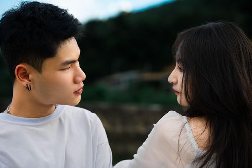 Hành động khiến bạn lập tức có sức hút trong mắt người đối diện
