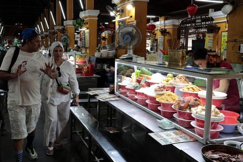 Khám phám sắc màu ẩm thực Chợ Hội An