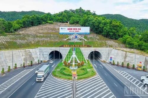 Cấm xe chở hàng nguy hiểm lưu thông qua hầm có chiều dài 100m trở lên