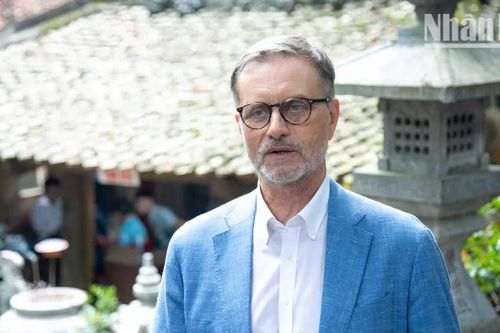 Đại sứ Pháp Olivier Brochet: Việt Nam trong tôi là một đất nước kiên cường và giàu bản sắc