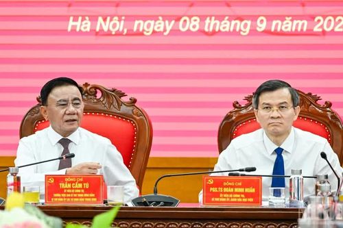 [Ảnh] Thường trực Ban Bí thư Trần Cẩm Tú làm việc với Đảng ủy Học viện Chính trị quốc gia Hồ Chí Minh