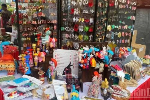 Từ ý tưởng đến hàng hóa