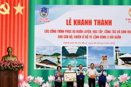 Trao tặng nhiều công trình nghĩa tình cho Vùng 2 Hải quân