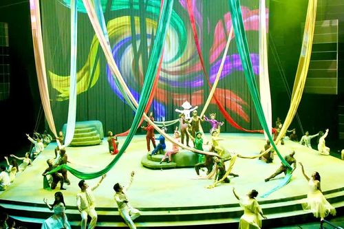 Đa dạng phương thức hỗ trợ hoạt động biểu diễn sân khấu