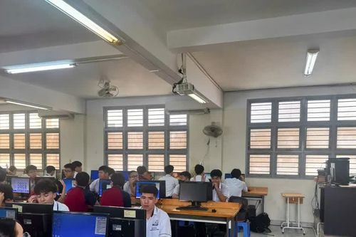 Một trường THPT công lập thiết kế hơn 2.100 thời khóa biểu cho từng học sinh