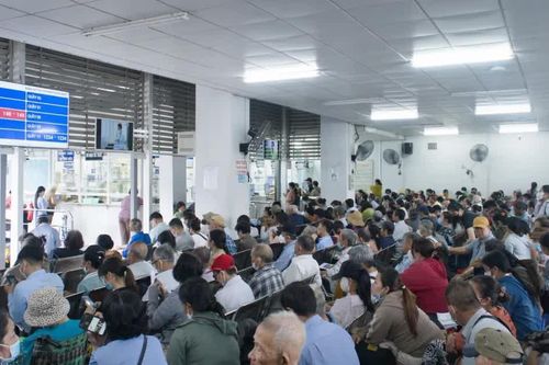 Bệnh viện Chợ Rẫy đạt kỷ lục 10.000 lượt khám/ngày
