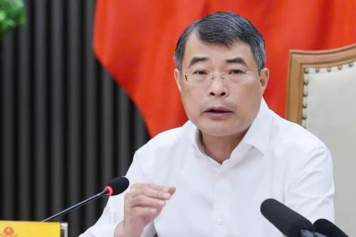 Thủ tướng yêu cầu tháo gỡ điểm nghẽn, giảm giá thuốc và thiết bị y tế