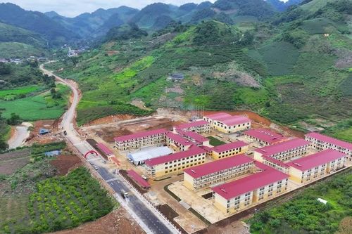 Từ Sơn La, Điện Biên đến Lâm Đồng: Nụ cười khai trường nơi dải đất biên cương