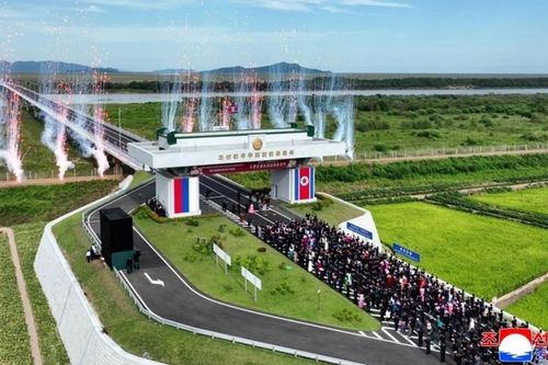 Nga-Triều Tiên khánh thành cây cầu đường bộ đầu tiên, khẳng định quan hệ ở mức cao chưa từng có