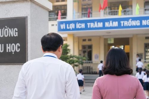 Bộ Nội vụ hướng dẫn tinh giản hiệu trưởng, hiệu phó sau sắp xếp trường học