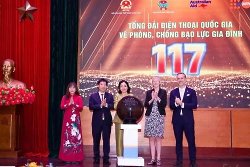 Ra mắt Tổng đài 117, góp phần xây dựng văn hóa gia đình không bạo lực