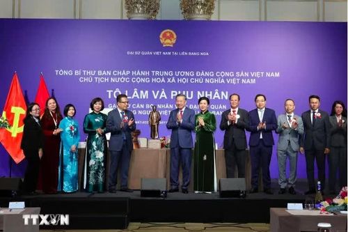 Tổng Bí thư, Chủ tịch nước mong muốn các doanh nhân người Việt tại Nga tiếp tục là hạt nhân kết nối