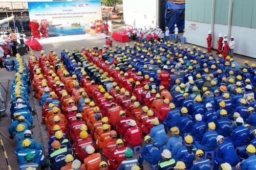 Phát động thi đua cao điểm hoàn thành thi công Giàn tiện ích và nhà ở Dự án Phát triển mỏ Khí Lô B