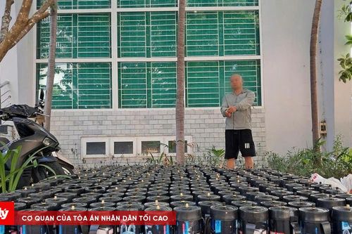 Bắt quả tang đối tượng vận chuyển, mua bán 289 bình 'khí cười'